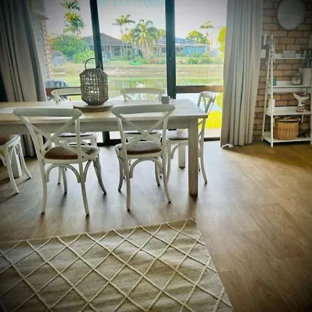 Barooga1- Mooloolaba Canal Front Apartment Exterior photo