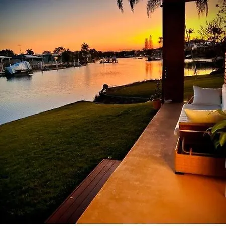 Barooga1- Mooloolaba Canal Front Apartment Exterior photo
