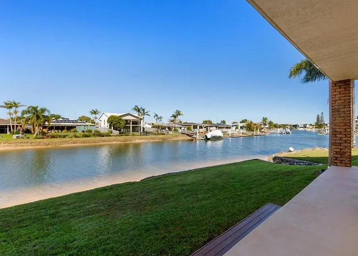 Barooga1- Mooloolaba Canal Front Apartment