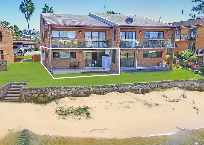 Barooga1- Mooloolaba Canal Front Apartment