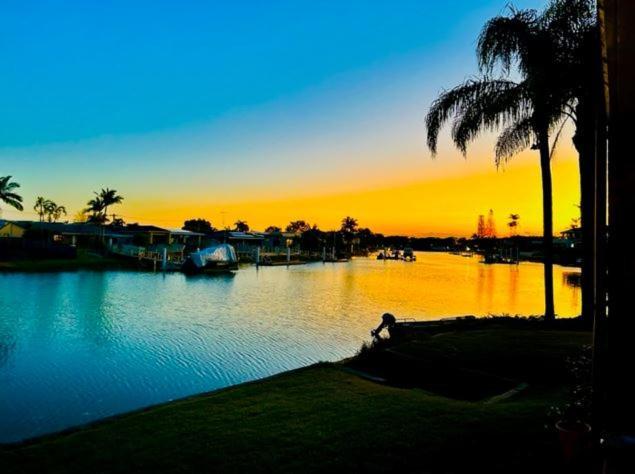 Barooga1- Canal Front Apartment