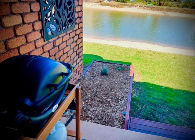 Barooga1- Canal Front Apartment